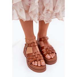 Eco Leder Frauensandalen auf der Kamelplattform braun 2