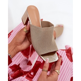 Damenseraber mit goldenem Pistil 1