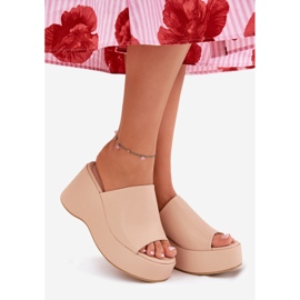 Öko -Leder -Frauen -Pantoffeln auf der Plattform und beige Keilen 2