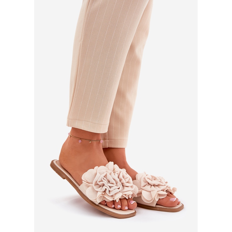 Flach -geköpfte Frauenflip -Flops mit dekorativen Blumen Beige 1