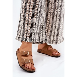 Die Flip -Flops für Frauen auf einer Korkplattform mit goldenen Kamelschnallen braun 2