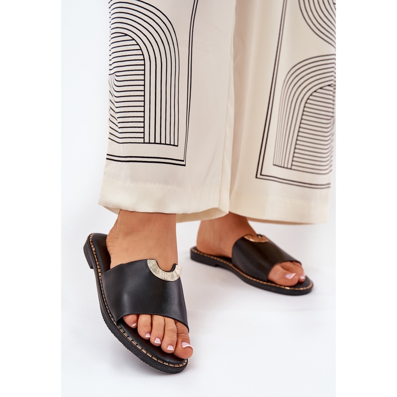 Öko -Leder -Frauen -Hausschuhe mit dekorativen Details schwarz 2