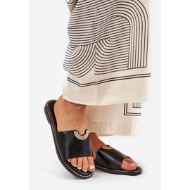 Öko -Leder -Frauen -Hausschuhe mit dekorativen Details schwarz 1