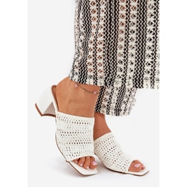 Damenflip flops mit weißen Absätzen 1