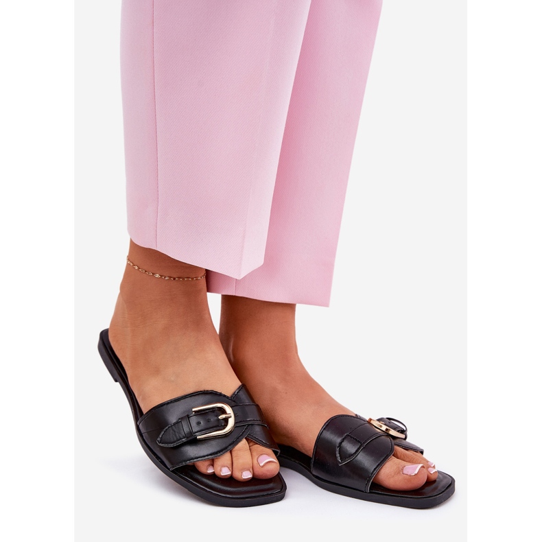 Flat -Frauen -Flip -Flops mit einer goldenen Klemme schwarz 1