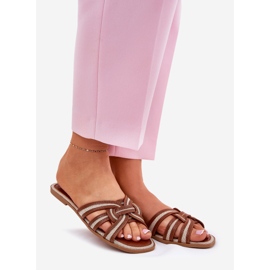 Flat -Frauen -Flip -Flops mit verlosten braunen Streifen 1