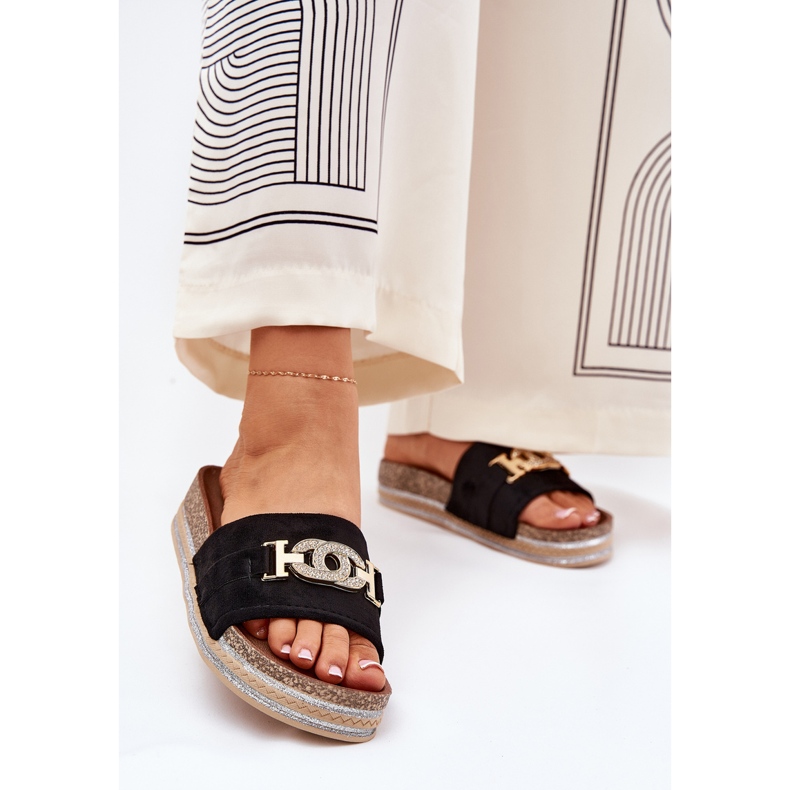 Die Flip -Flops für Frauen mit einem goldenen Detail auf der Plattform mit Brokatschwarz 2