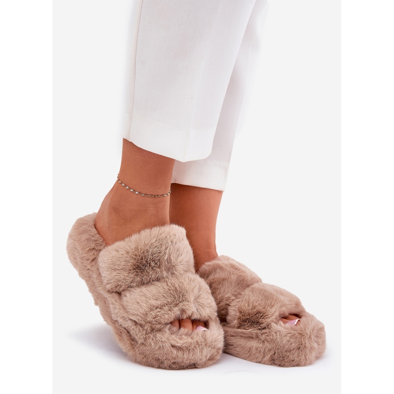 Frauenpelzschuhe auf der Khaki -Plattform beige 1