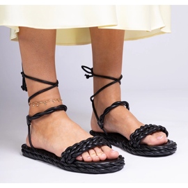 Schwarze Frauensandalen geflochten 2