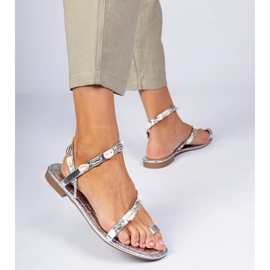 Silber Frauensandalen mit Muscheln dekoriert 1