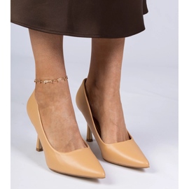 Brown klassische Pumpen auf einer Eco -Leder -High Heel braun 1