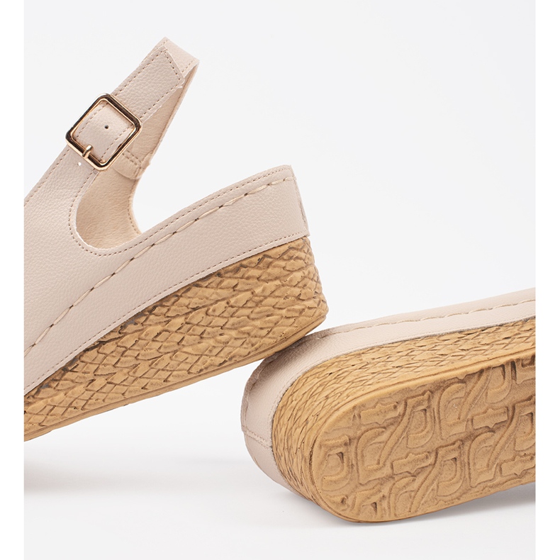 Goodin Leichte Sandalen auf einem niedrigen Keil beige 2