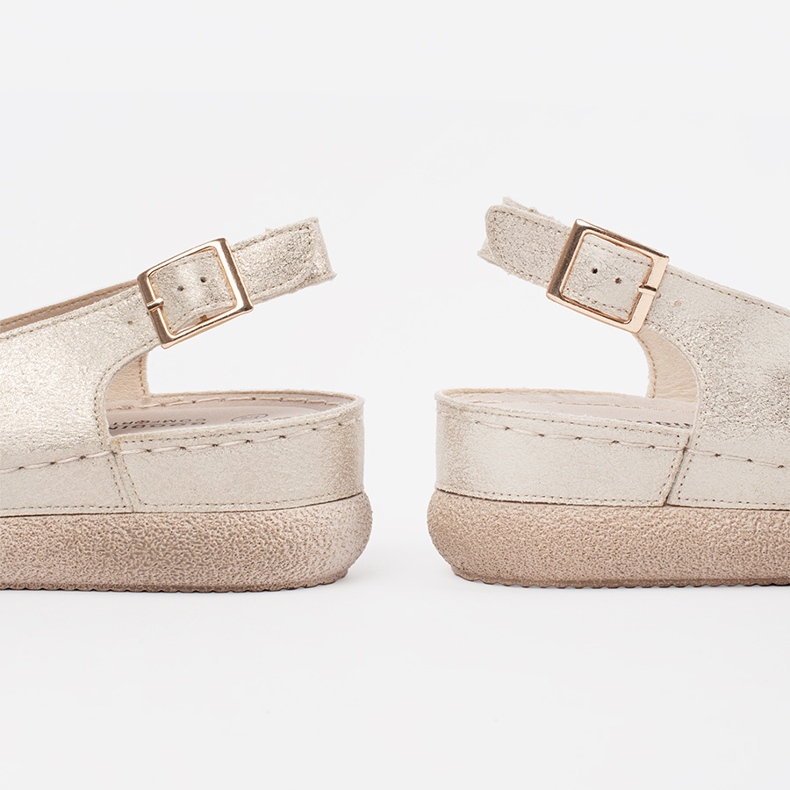 Goodin Goldene Sandalen mit Lederinnensohle 1