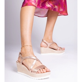Champagnerkeilsandalen mit Zirkonen golden 3