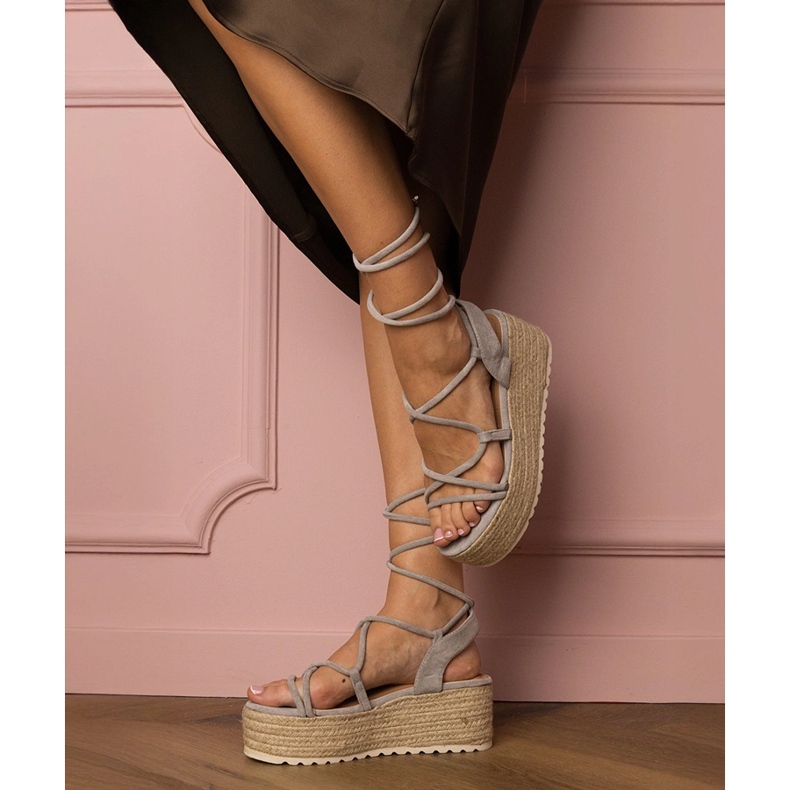 Graue Espadrilles Sandalen auf einer hohen Plattform 2