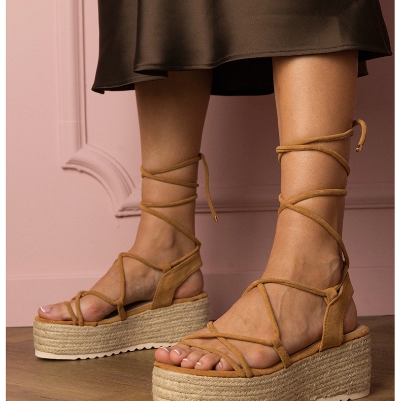 Brown Espadrilles Sandalen auf einer hohen Plattform braun 1