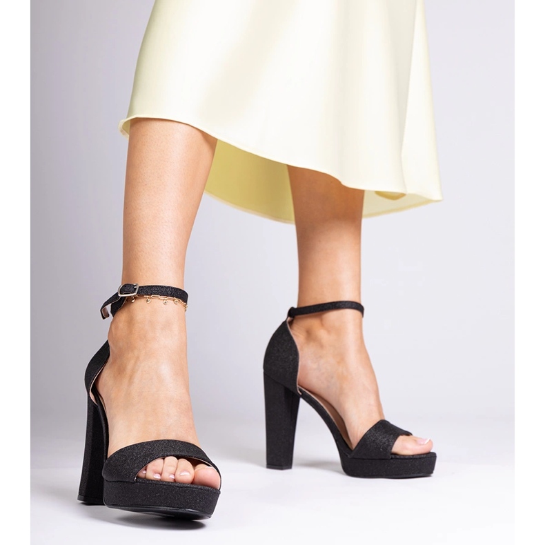 Schwarze Frauen hohe Glitzer -Sandalen 1