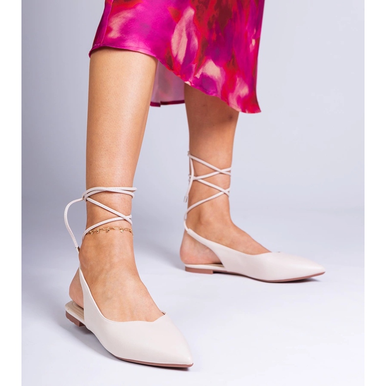 Beige flache Absätze aus Eco -Leather 2