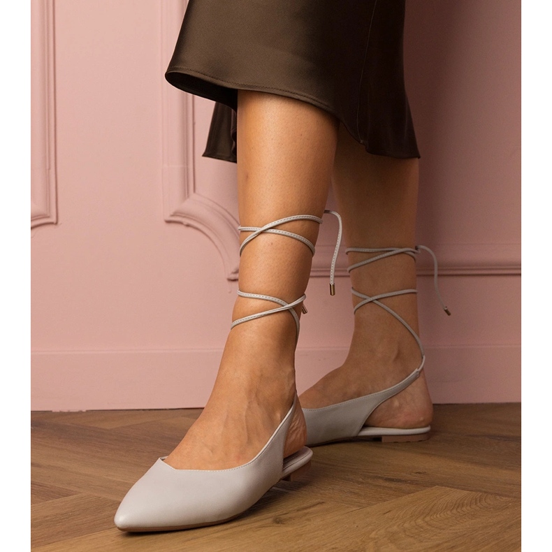 Graue flache Absätze aus Eco -Leder 2