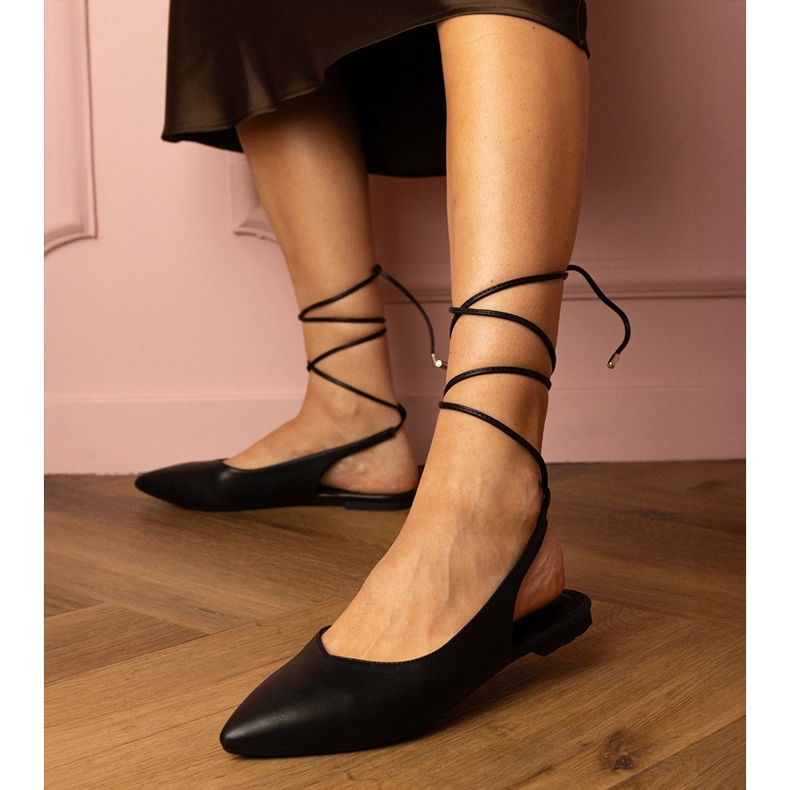 Schwarze flache Absätze aus Eco -Leder 2