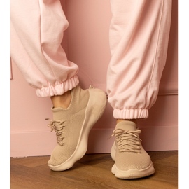 Beige Sport -Sneaker mit einem Socken Obermaterial 2