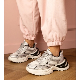 Silbersport -Turnschuhe auf einer dicken Sohle silber- 3
