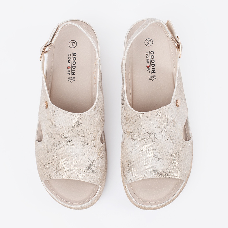 Goodin Flache Sandalen mit Taupeschnalle beige 1