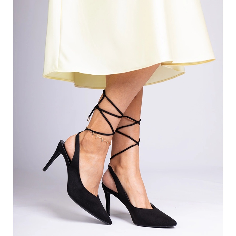 Schwarze High Heels mit offenem Absatz 1