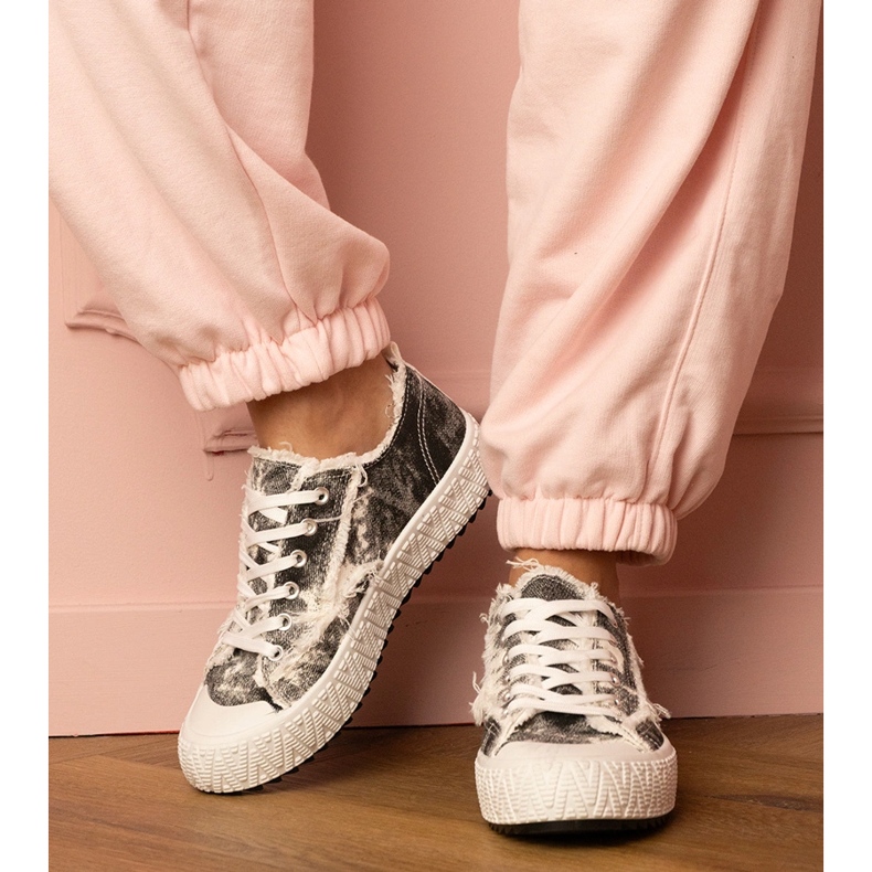 Schwarze Frauen -Sneaker Sportsneaker 1