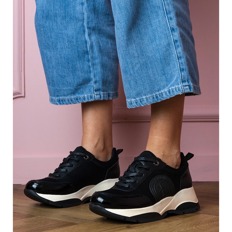 Schwarze Sport-Sneaker für Damen 1