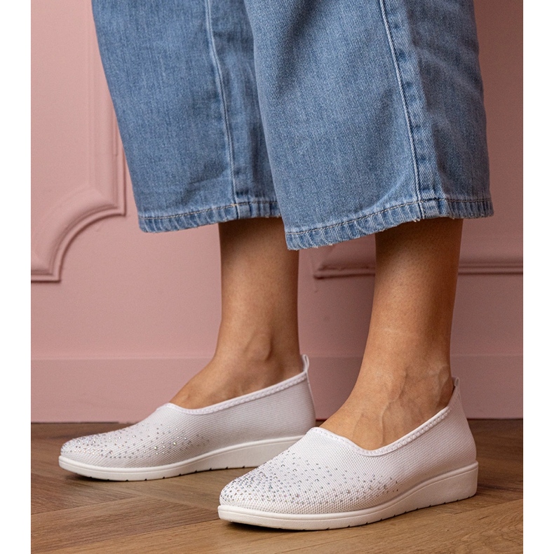 Weiße Frauen -Turnschuhe mit Zirkonen 1