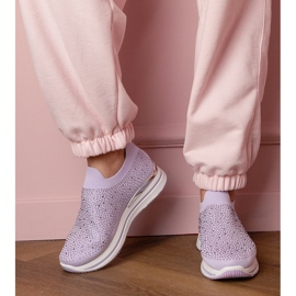 Lila Frauen -Turnschuhe auf der Plattform mit Zirkonen violett 1