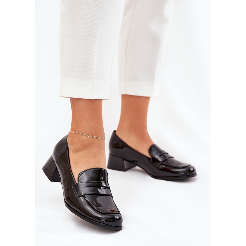 Schwarze Pumpen mit niedrigen Schwarz 1