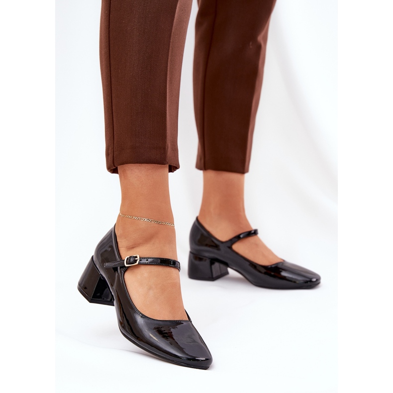 Bemalten Pumpen mit Gürtel und Schnalle schwarz 2