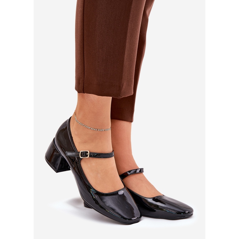 Bemalten Pumpen mit Gürtel und Schnalle schwarz 1