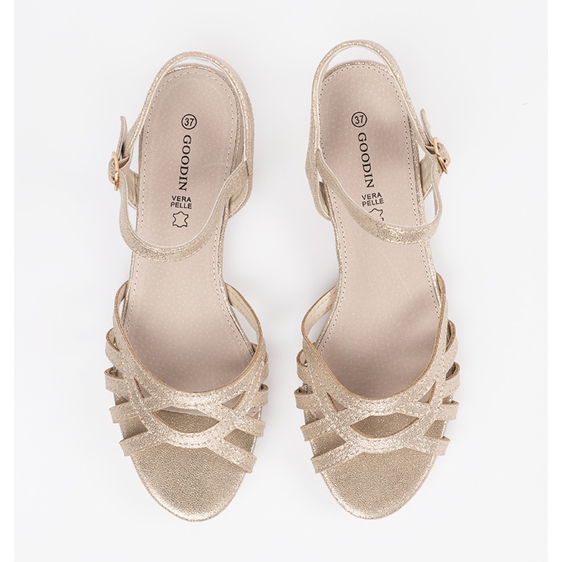 Goodin Goldene Sandalen mit einem Ledereinsatz 1