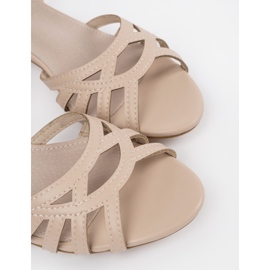 Goodin Beige Sandalen mit einem Ledereinsatz 1