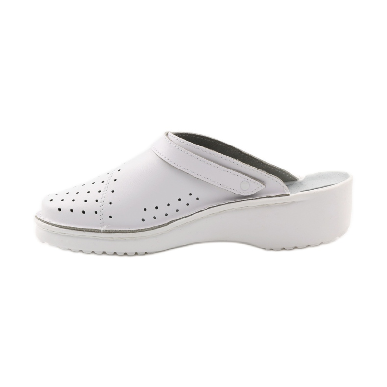 Weiße Pantoffeln mit orthopädischem medizinischem Keil 2