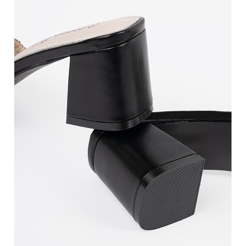 Goodin Tweed Schwarz -Weiß -Hausschuhe auf dem Pfosten 1