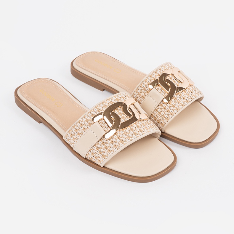 Goodin Beige Frauenflip Flops mit einer goldenen Kette 1