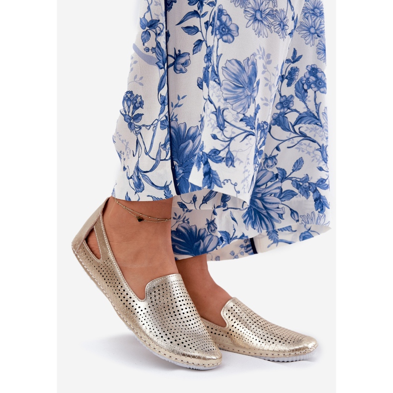 Openwork Ballerinas aus natürlicher Leder Artiker 56C2694 PLN golden 1