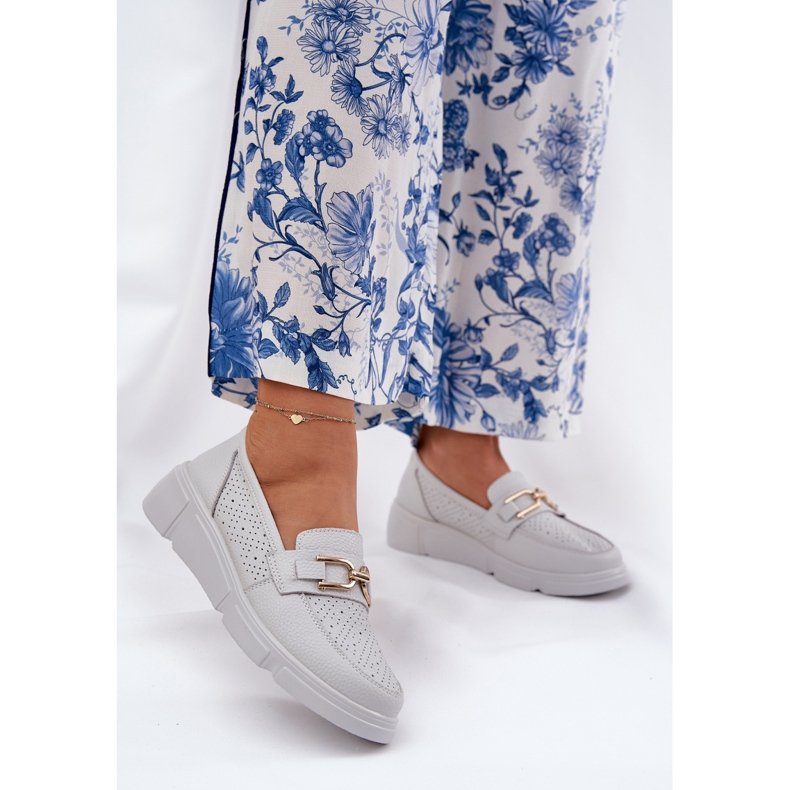 Vinceza Damenleder -Ladung mit einem goldenen Detail Vincez 88007 Hellgrau weiß 2