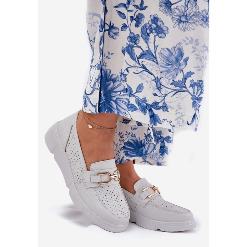 Vinceza Damenleder -Ladung mit einem goldenen Detail Vincez 88007 Hellgrau weiß 1