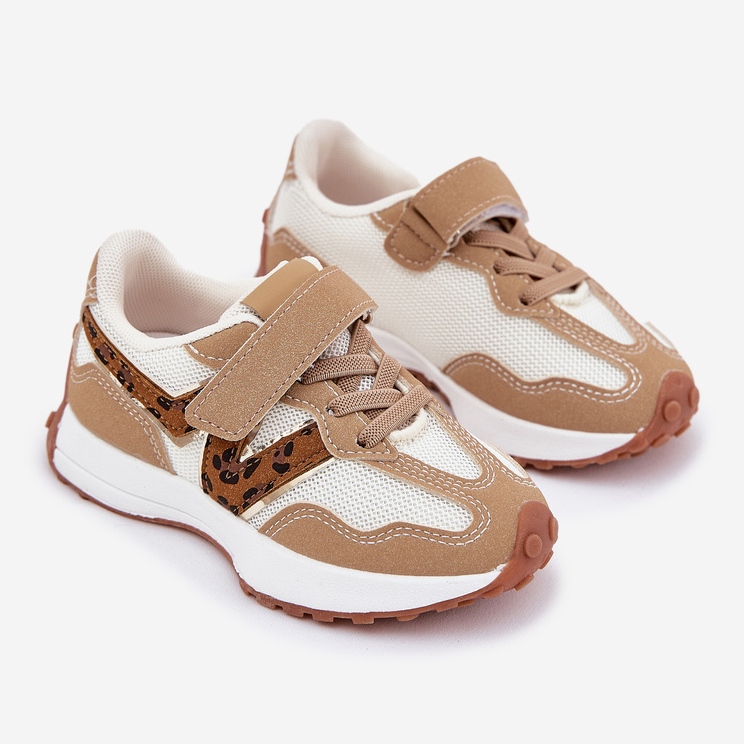 Kinder -Turnschuhe am Klettverschluss beige 1