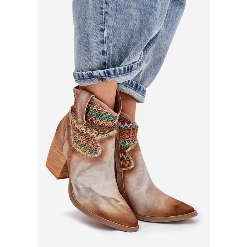 Cowboy-Lederstiefel auf einem Post mit einem dekorativen Maciejka-Geflecht 06810-29 Multikolor mehrfarbig 1