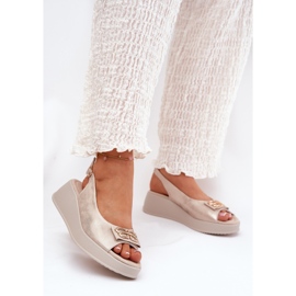 S.Barski Frauen Ledersandalen auf Keil mit einem dekorativen Detail von S. Barski LR51-593 Gold golden 2