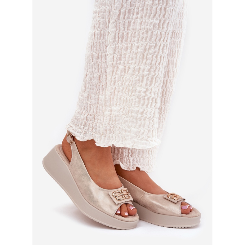 S.Barski Frauen Ledersandalen auf Keil mit einem dekorativen Detail von S. Barski LR51-593 Gold golden 1