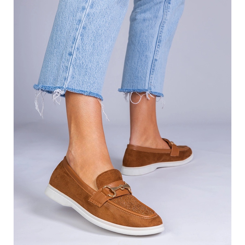 Braune Slipper aus Ekozamsz mit Zirkonen 1