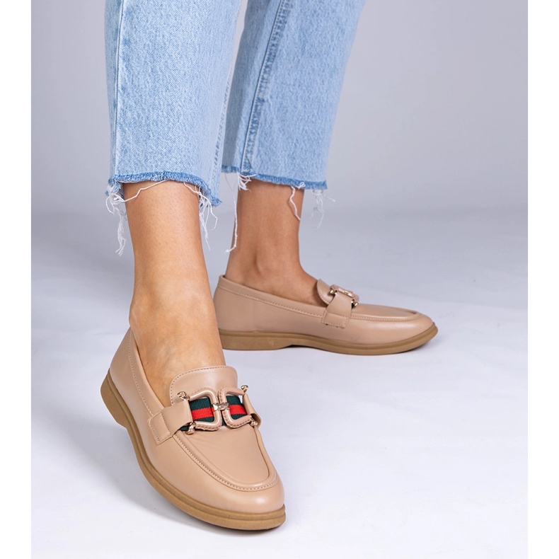 Beige Moccasins mit Eco -Leder mit einer Verzierung 1