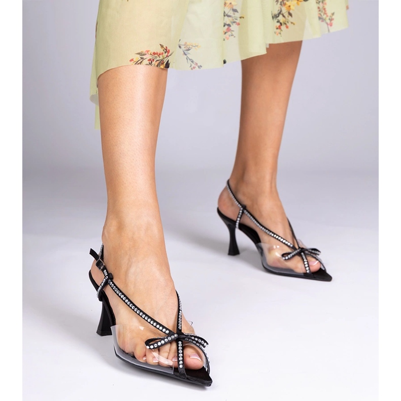 Schwarze transparente Sandalen auf einem Stift mit Zirkonen 1